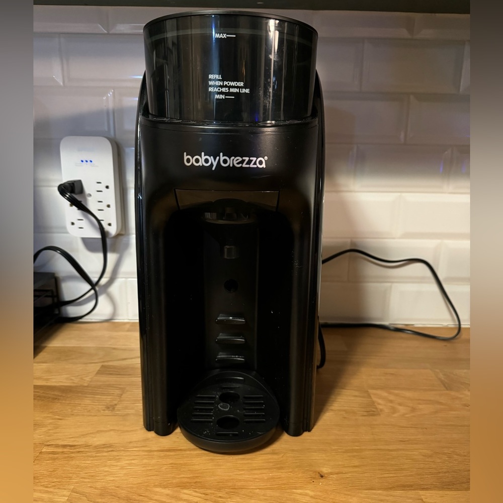 Baby Brezza Formula Pro Advanced WiFi Baby Formula Dispenser (USA Only)